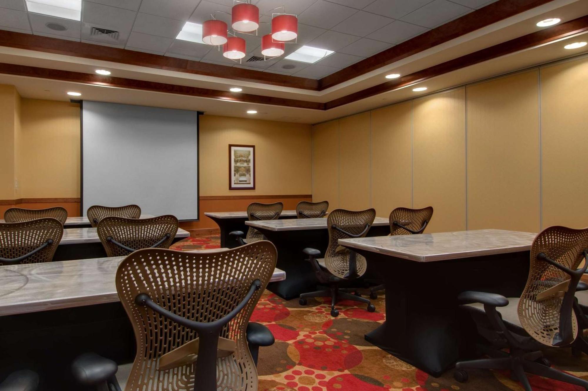 Hilton Garden Inn Milwaukee Airport Business photo