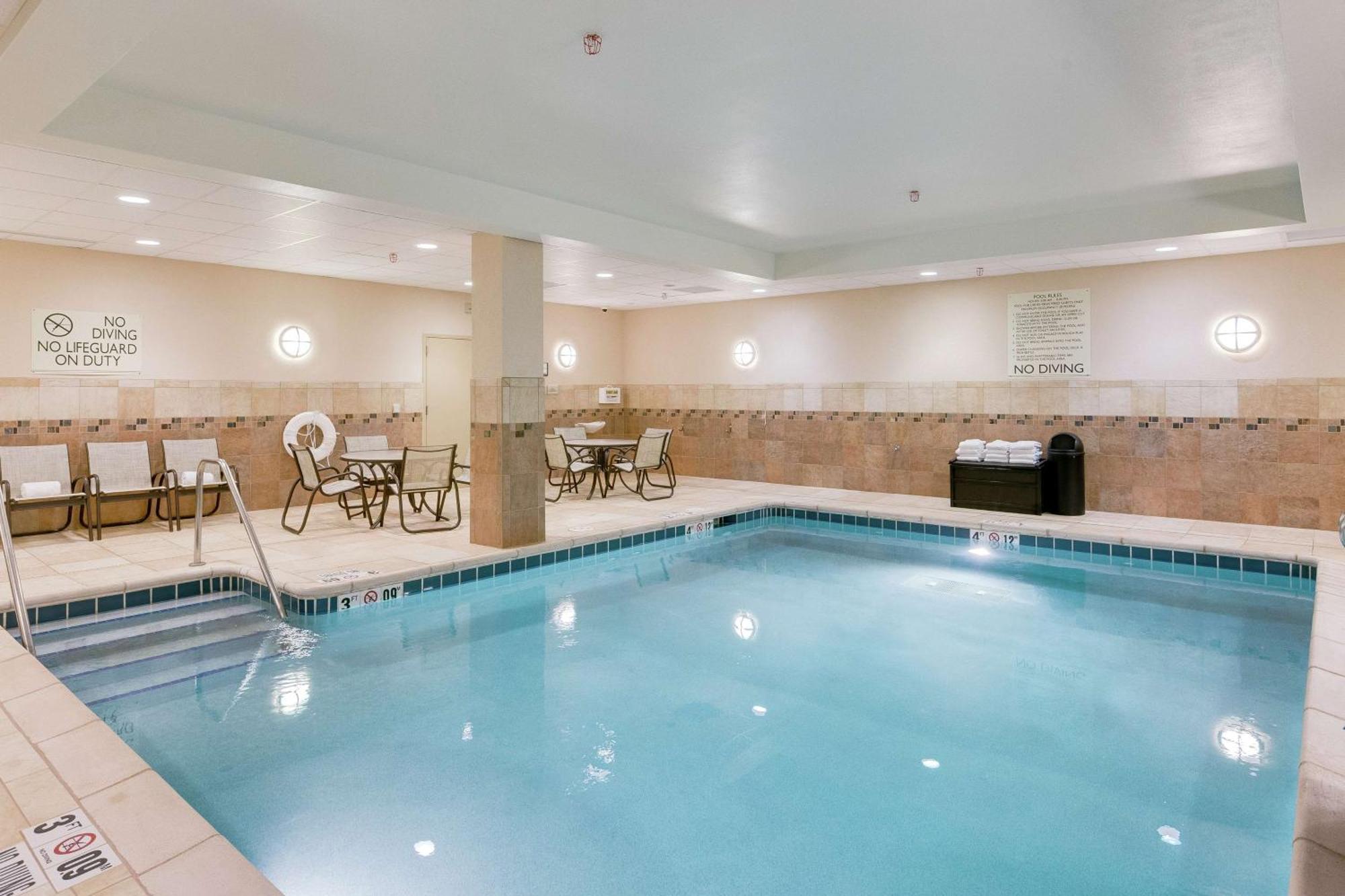 Hilton Garden Inn Milwaukee Airport Extérieur photo