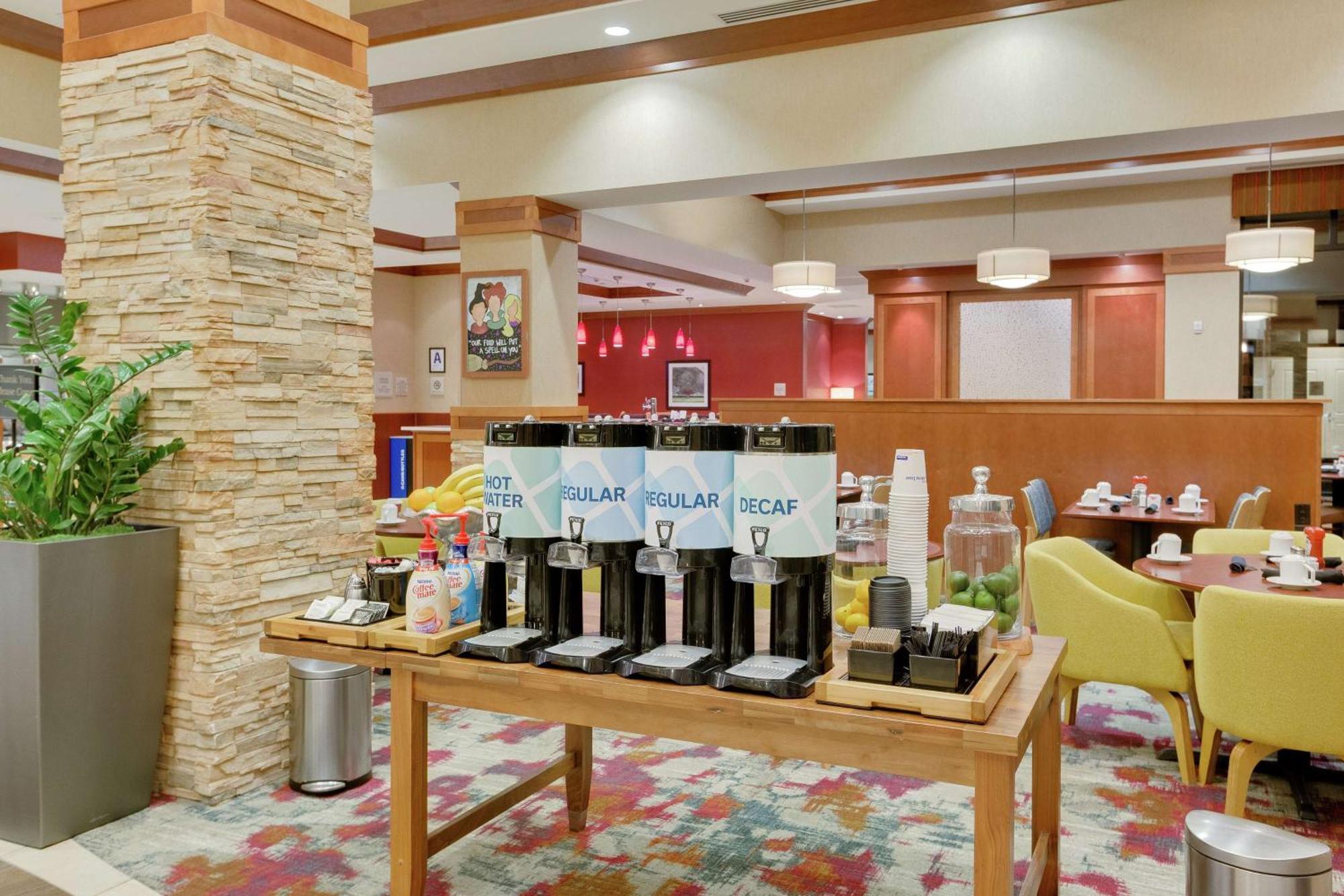 Hilton Garden Inn Milwaukee Airport Extérieur photo