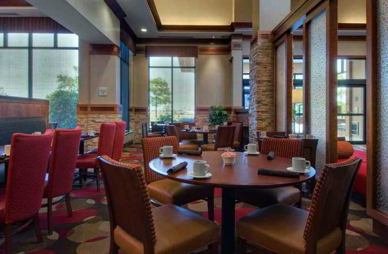 Hilton Garden Inn Milwaukee Airport Restaurant photo